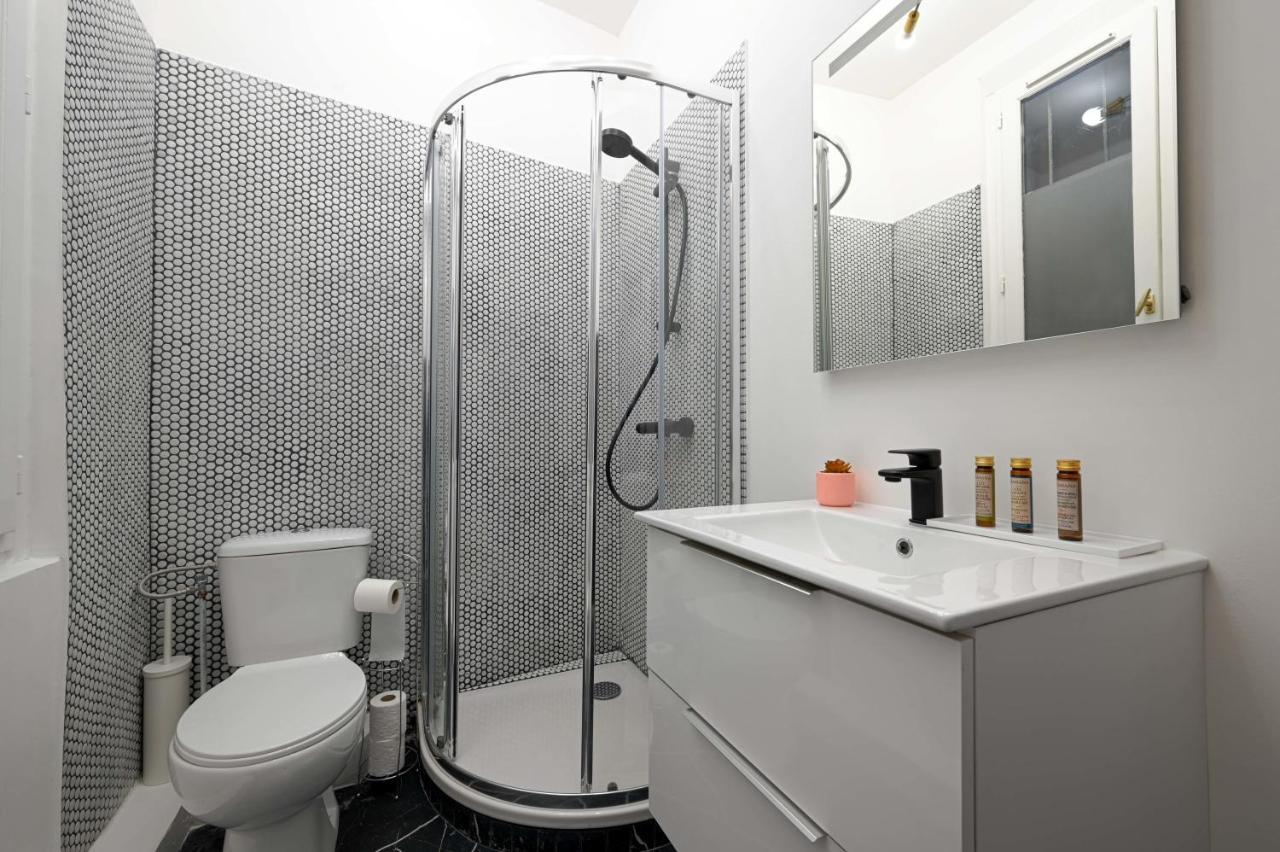 Modern Large Studio Apartment For 3 パリ エクステリア 写真